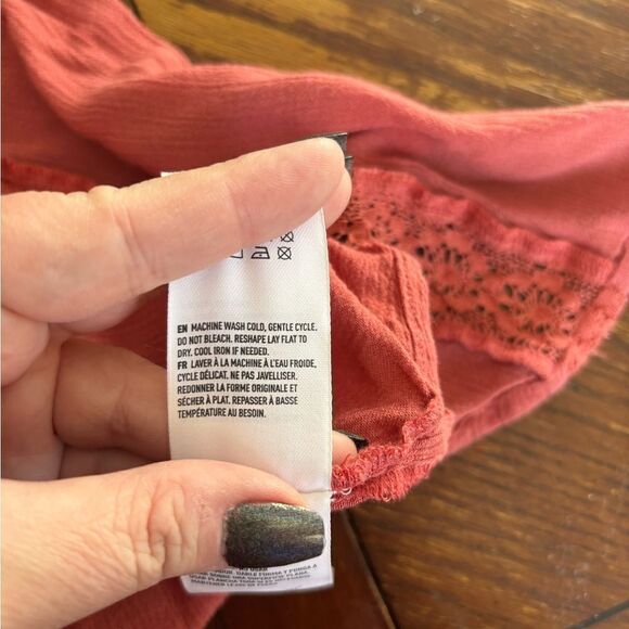 American Eagle lace detail button down top size XS 82% cotton - Picture 3 of 12